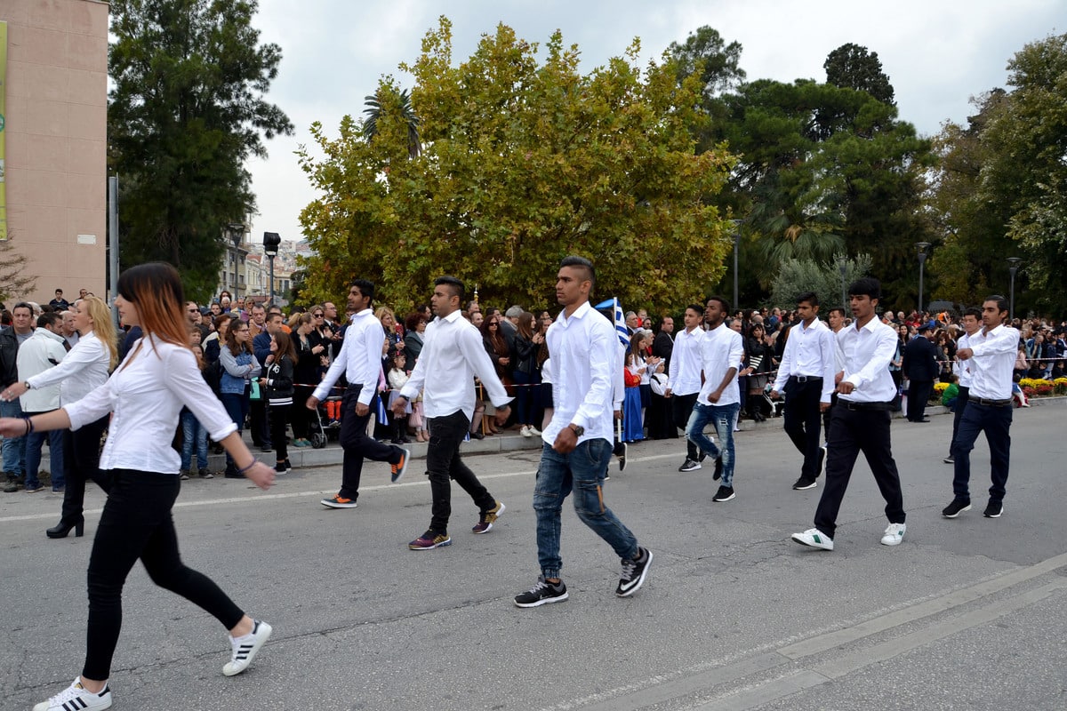 Παρέλασαν 11 ασυνόδευτα προσφυγόπουλα στη Μυτιλήνη 1 9f1e1d509f0f6813ca13c74de769e335