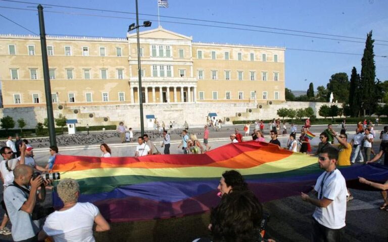 «Ναι» στην αλλαγή φύλου από τα 15 έτη είπαν 148 βουλευτές