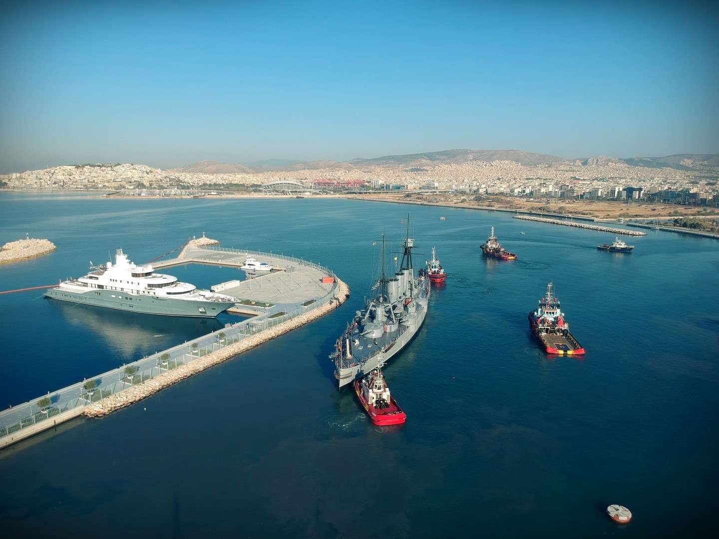 Εντυπωσιακές φωτογραφίες από τον απόπλου του θωρηκτού Αβέρωφ 2 b95734f5a2b1ba7c7c071ba17255cfec