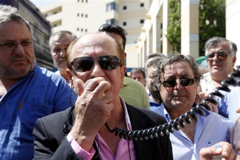 Σωματείο ταξί: «Οι οδηγοί ταξί δεν είναι πόρνες στις βιτρίνες του Άμστερνταμ»