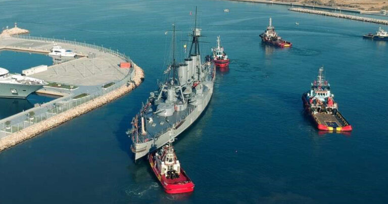 Εντυπωσιακές φωτογραφίες από τον απόπλου του θωρηκτού Αβέρωφ