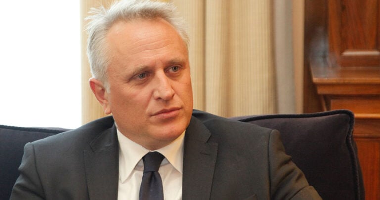 Ραγκούσης: «H Ελληνική Εκκλησία έχει γκέι μητροπολίτες και το κρύβουν»