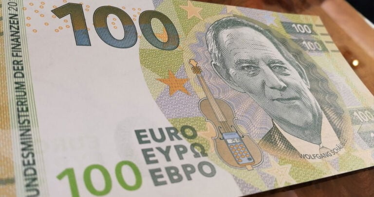 Τύπωσαν τον Σόιμπλε σε χαρτονόμισμα των 100 ευρώ για να τον αποχαιρετήσουν