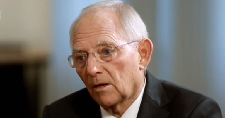 Σόιμπλε: «Όταν ζητάτε δάνεια δεν μπορείτε να βρίζετε αυτούς που σας τα δίνουν»