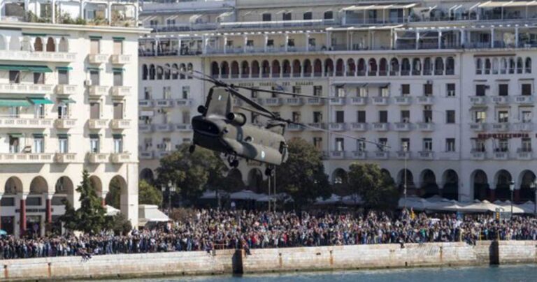 Φωτογραφίες από την επίδειξη μονάδων του Πολεμικού Ναυτικού στη Θεσσαλονίκη