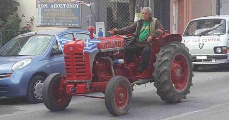 Λαρισαίος σημαιοστόλισε το τρακτέρ του και βγήκε για παρέλαση
