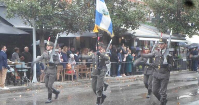 Τρίκαλα: Τραγούδησαν το «Μακεδονία ξακουστή» και «τρελάθηκαν» οι συναγερμοί