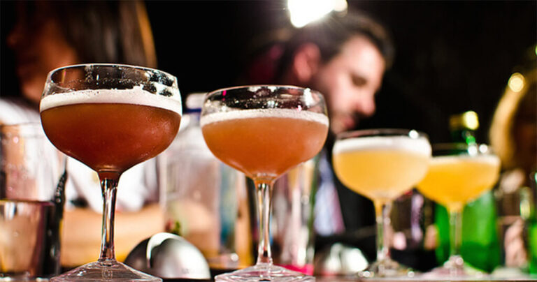 10 από τους μεγαλύτερους μύθους για το αλκοόλ που πρέπει να σταματήσουμε να πιστεύουμε