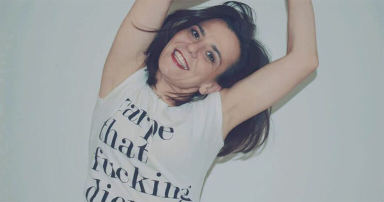 H Λίλα πήρε ένα πρωί οκτώ βαλίτσες και τα τρία της παιδιά και έφυγε για τη Στοκχόλμη