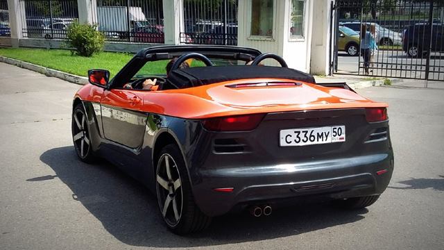 Tο Lada των 1.600 κυβικών με 9.500 ευρώ που πατάει κάτω Porsche