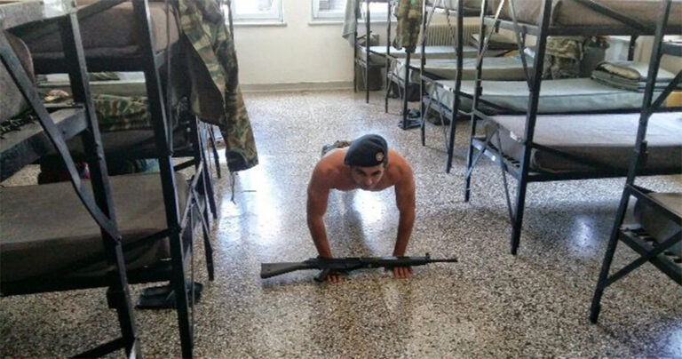 Πώς η εκπαίδευση στον Ελληνικό Στρατό τον βοήθησε να σώσει γυναίκα που πνιγόταν στον Τάμεση