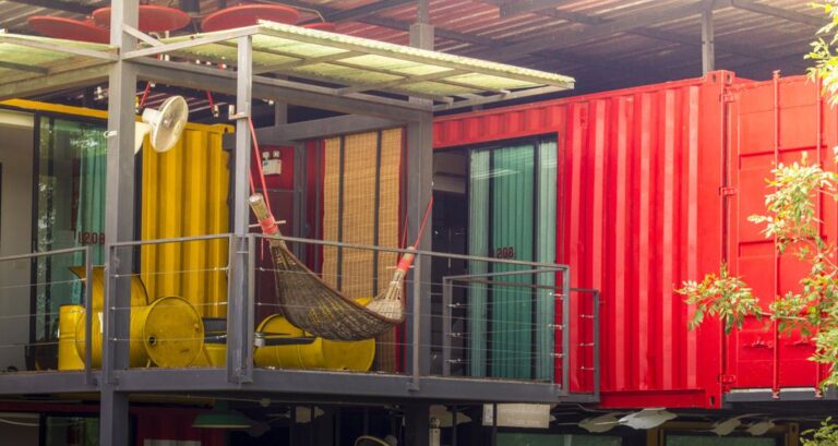 Ελληνική εταιρία σχεδιάζει απίθανα σπίτια από κοντέινερ