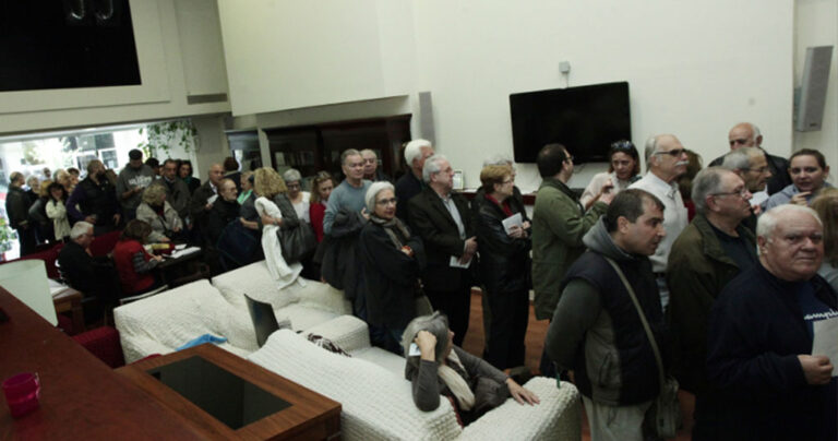 Εκλογές Κεντροαριστεράς: Τεράστια η προσέλευση στα εκλογικά κέντρα από τους Έλληνες