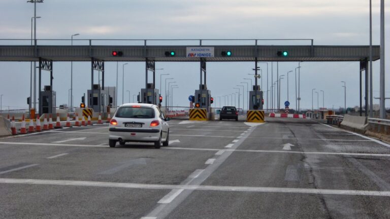 Την κατάργηση των σταθμών διοδίων σχεδιάζει το υπουργείο Μεταφορών