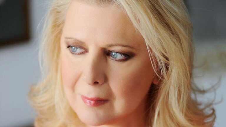 «Άραγε ο κόσμος ήταν εκ γενετής σίχαμα ή έγινε σιγά σιγά;»