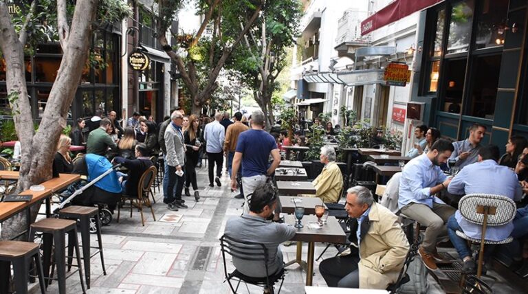 Πώς η Τσακάλωφ στο Κολονάκι έγινε Μπουρνάζι