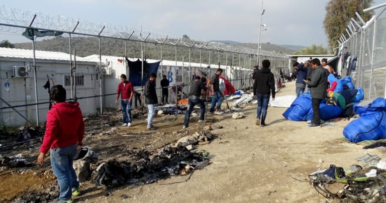 Spiegel: «Μόρια, η ντροπή της Ευρώπης»