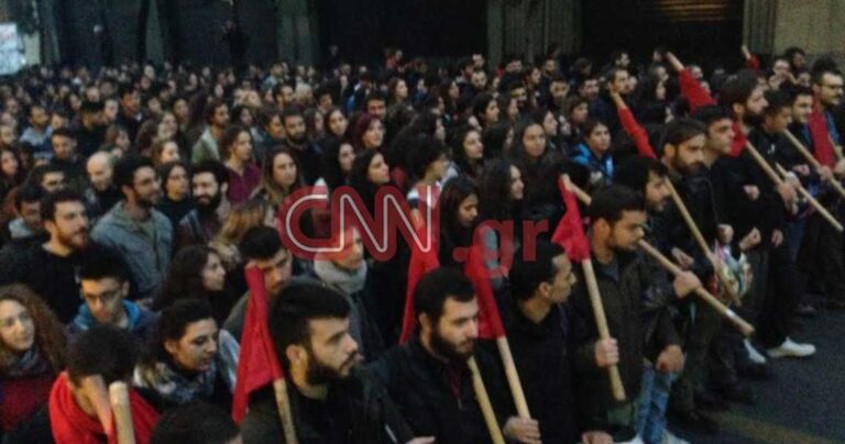 Μεγάλη συμμετοχή του κόσμου στην πορεία για το Πολυτεχνείο