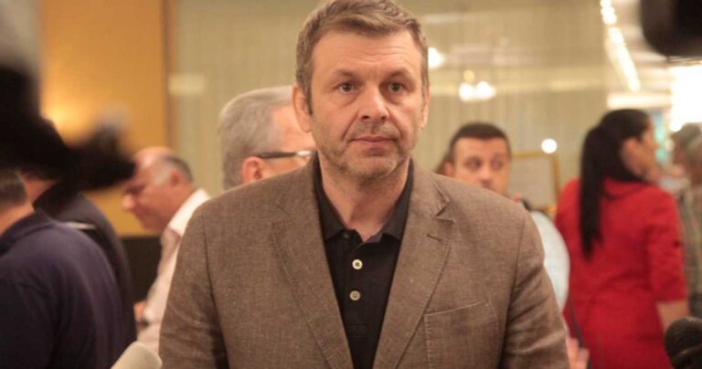 Απόστολος Γκλέτσος: Η κόρη μου με ρωτάει «είμαι χοντρή;» και της λέω είσαι