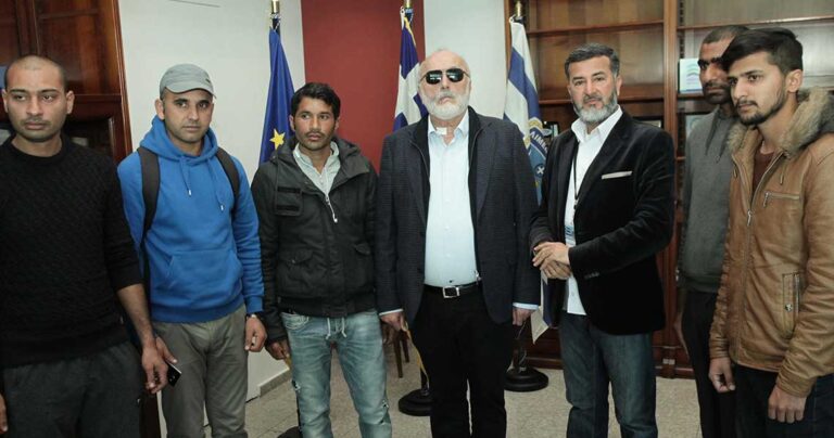 Πρόεδρος πακιστανικής κοινότητας: «Βοηθήσαμε στη Μάνδρα από την ψυχή μας»