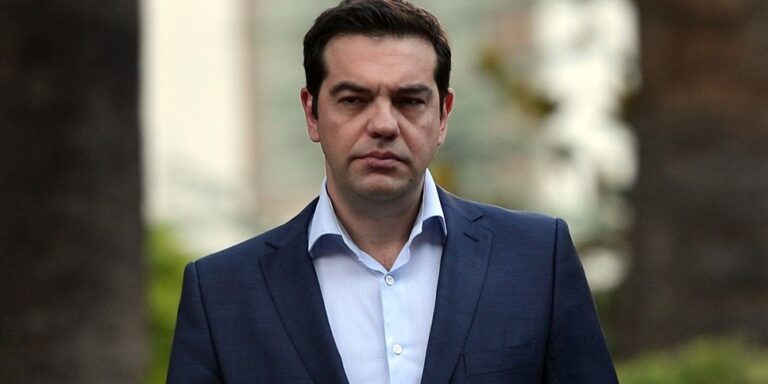 Τσίπρας: «Καταδικάζουμε την προβοκατόρικη επίθεση έξω από τα γραφεία του ΠΑΣΟΚ»