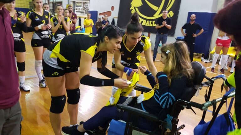 Οι βολεϊμπολίστριες της ΑΕΚ βράβευσαν την Μυρτώ