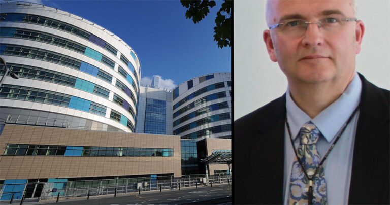 Χειρουργός χάραξε με νυστέρι τα αρχικά του στα συκώτια δύο ασθενών