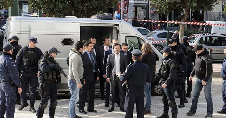 Δόθηκε άσυλο στον έναν από τους 8 Τούρκους στρατιωτικούς και αφέθηκε ελεύθερος