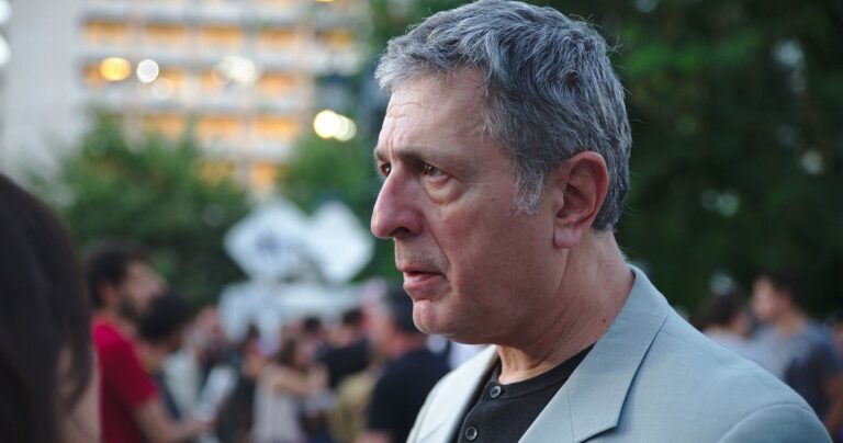 Στ. Κούλογλου: «Δεν μου δίνουν βίζα οι ΗΠΑ γιατί με θεωρούν ύποπτο για αεροπειρατεία»