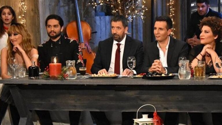 Σάρωσε σε νούμερα η εκπομπή «Στην υγειά μας ρε παιδιά» παραμονή Χριστουγέννων