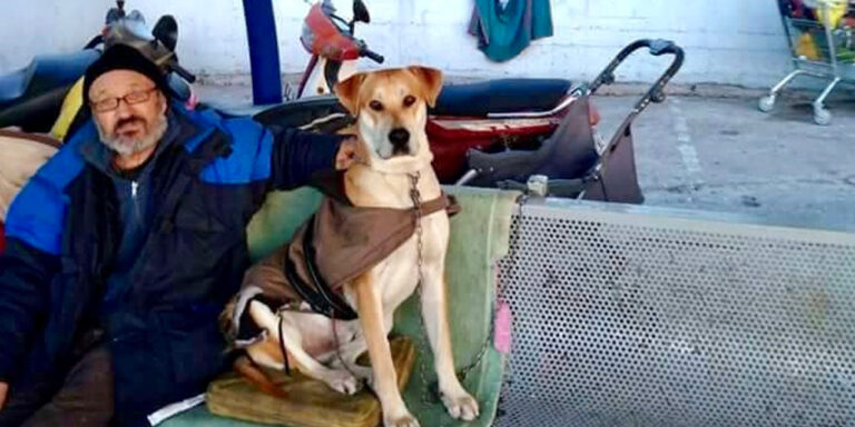 Χριστουγεννιάτικο σοκ στον Πειραιά: Άστεγος με 2 κοριτσάκια 5 & 6 ετών στο Λιμάνι