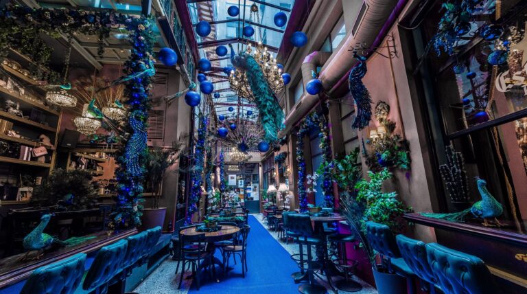 8 μαγαζιά σε Αθήνα και Θεσσαλονίκη για να νιώσετε για τα καλά Χριστούγεννα