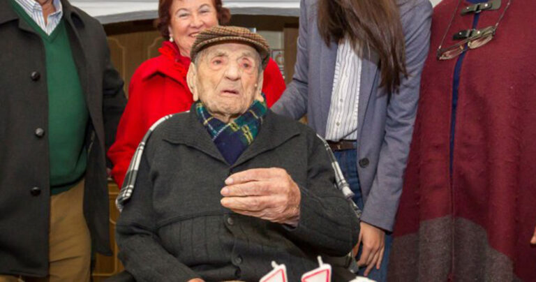 Ο γηραιότερος άντρας στον κόσμο γιόρτασε τα γενέθλια του – Tο αλκοόλ του έδωσε μακροζωία