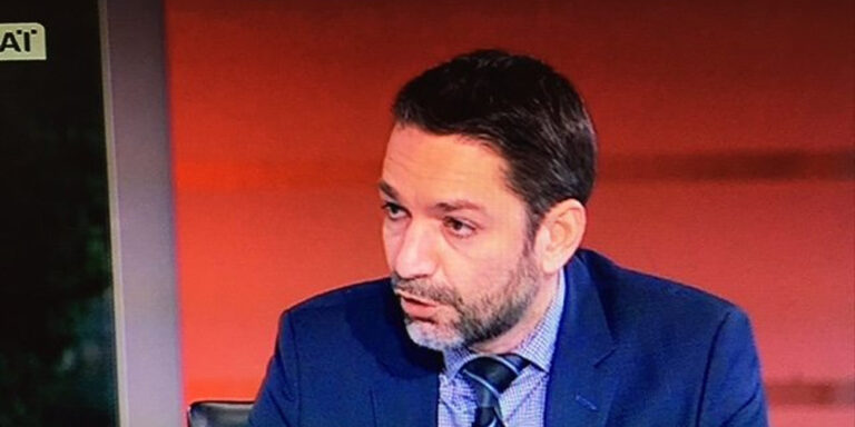 Πέθανε ο δημοσιογράφος Βασίλης Μπεσκένης