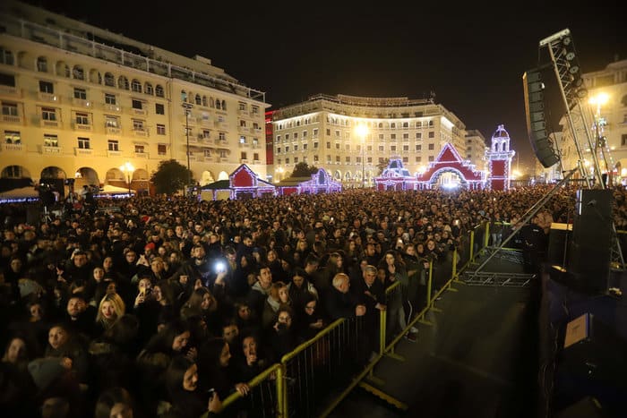 Η Θεσσαλονίκη στόλισε δέντρο 20 μέτρων με 14.000 λαμπιόνια 4 935c3b46a40092d3e631703d163f160e