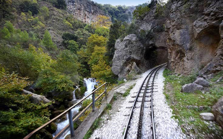 ΟΔΟΝΤΩΤΟΣ ΚΑΛΑΒΡΥΤΑ