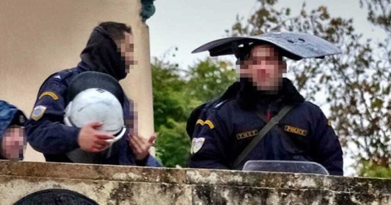 Άντρας των ΜΑΤ χρησιμοποίησε την ασπίδα του με τον πιο εναλλακτικό τρόπο