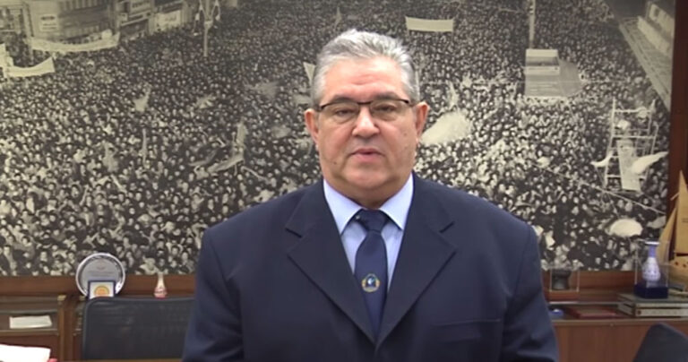 Οι ευχές του Δημήτρη Κουτσούμπα για τα Χριστούγεννα