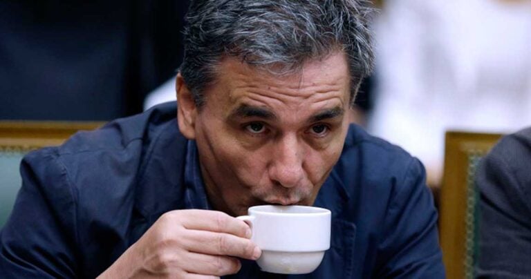 Έως και το 75% του εισοδήματος σε φόρους και εισφορές το 2018
