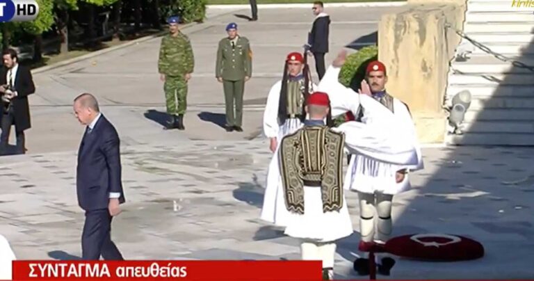 Κατάθεση στεφάνου του Ερντογάν στο «Μνημείο του Αγνώστου Στρατιώτη»