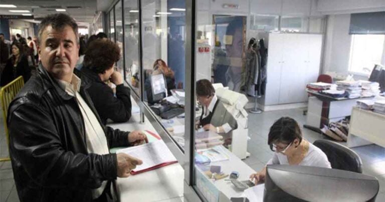 Τσουνάμι φόρων φέρνει το 2019 – Δείτε αναλυτικά τον πίνακα για τους μισθωτούς, συνταξιούχους και τους αγρότες