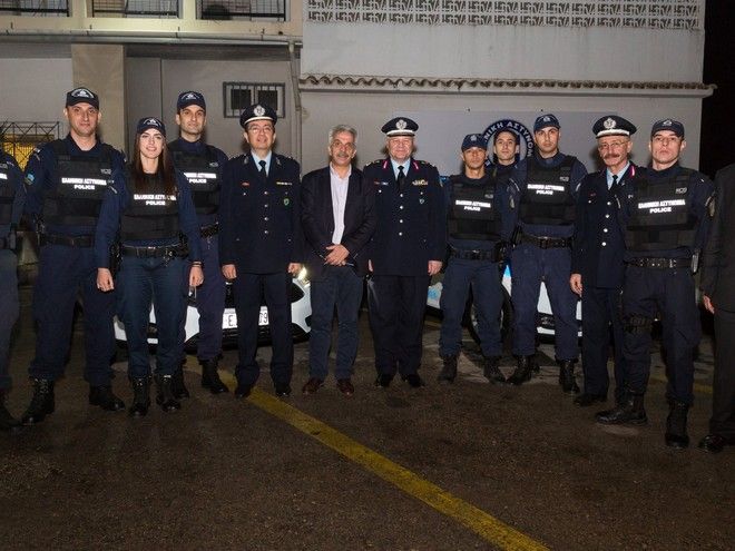 Καθηγητής Ιατρικής δώρισε τέσσερα περιπολικά στην ΕΛ.ΑΣ. 1 e3f68d21d55e3f78f4f7ee5100465378