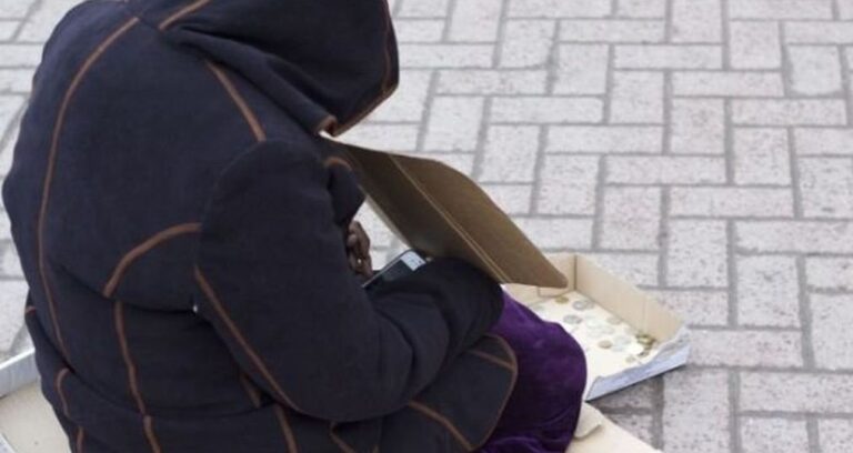Ελεύθερος επαγγελματίας όποιος άνεργος ζητιανεύει στη Γερμανία