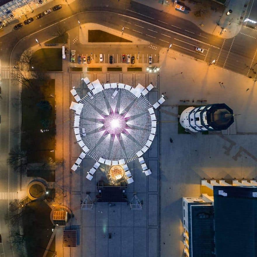 vilnius does it again spectacular christmas tree illuminated by 70000 lightbulbs starts festive season in lithuanias capital 5a251b8831d10 880