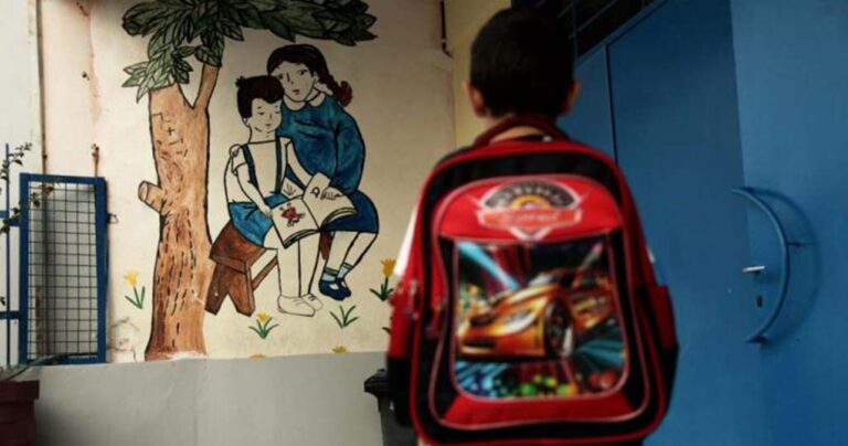 Bullying σε 8χρονο στην Κοζάνη: «Πρέπει να μου σκοτώσει το παιδί για να λάβουν μέτρα;»