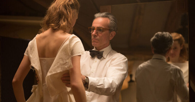 Στην «Αόρατη κλωστή» ο Ντάνιελ Ντέι-Λούις είναι ο σπουδαιότερος ράφτης στο μεταπολεμικό Λονδίνο