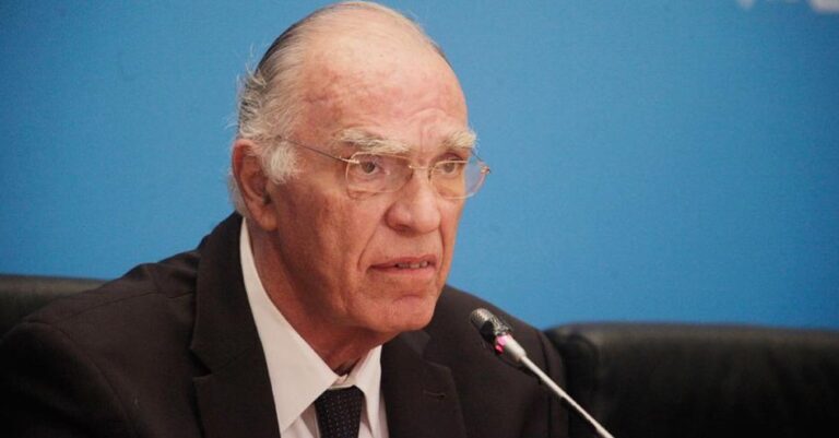 Λεβέντης: «Ο Τσίπρας βγάζει στο κλαρί τη γυναίκα του»
