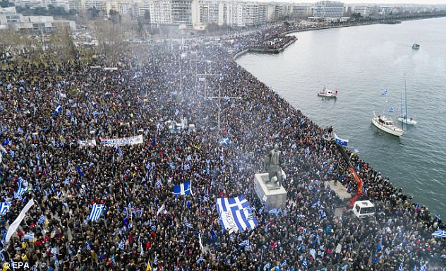 Διεθνή ΜΜΕ: Οι Έλληνες απαιτούν να αλλάξουν τα Σκόπια την ονομασία τους 4 32c40e59ec292feac0179466d0d7ea75