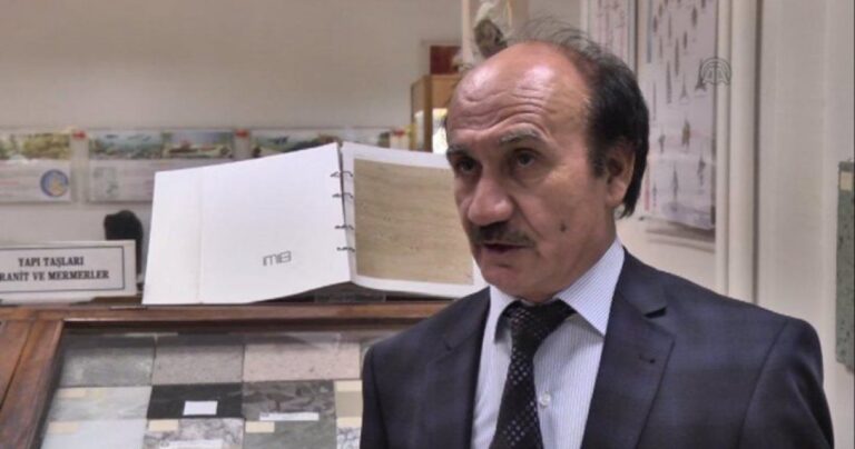 Τούρκος ακαδημαϊκός: «Ο Νώε κάλεσε το γιο του στην κιβωτό από κινητό τηλέφωνο»