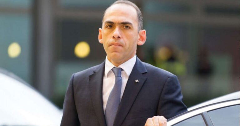 Η Κύπρος μείωσε δαπάνες, έκοψε φόρους και έβγαλε πλεόνασμα